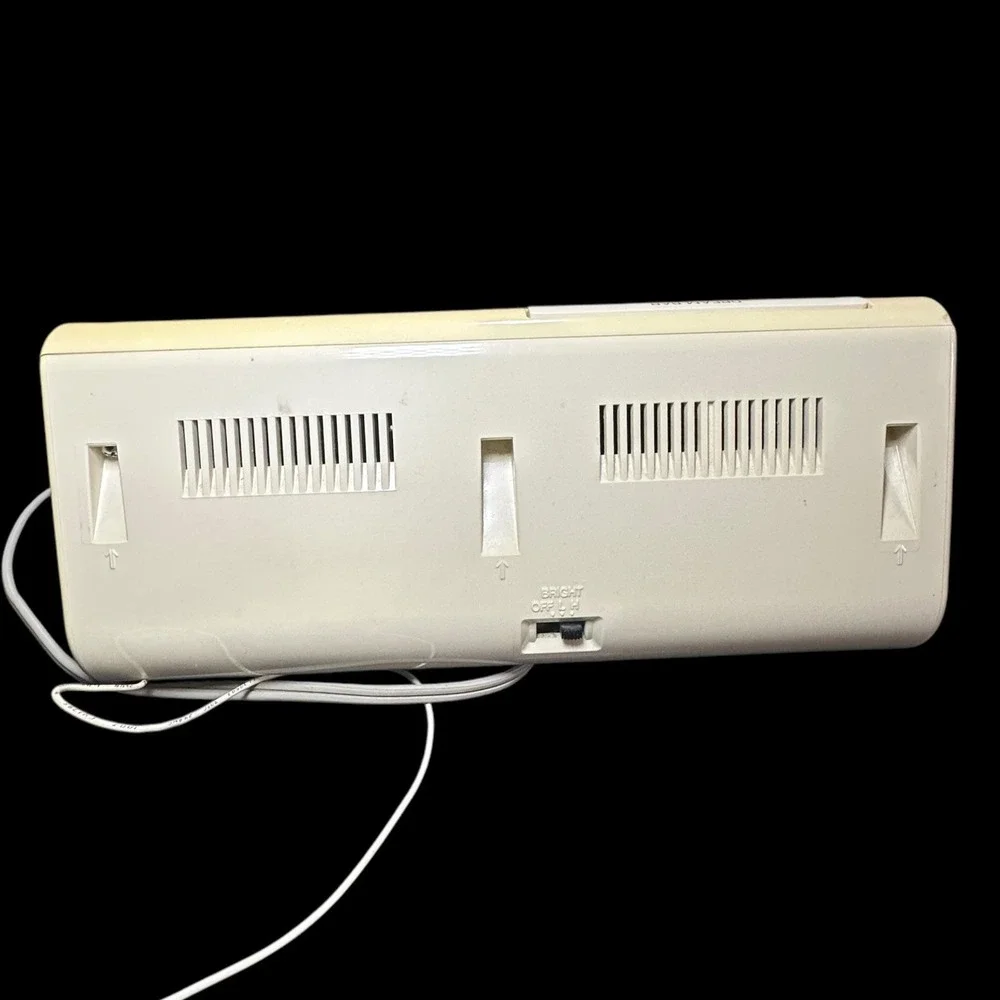 Sony Dream Machine Dual Alarm Digital Clock Radio‎ ICF-C221W Vtg Beige Tested